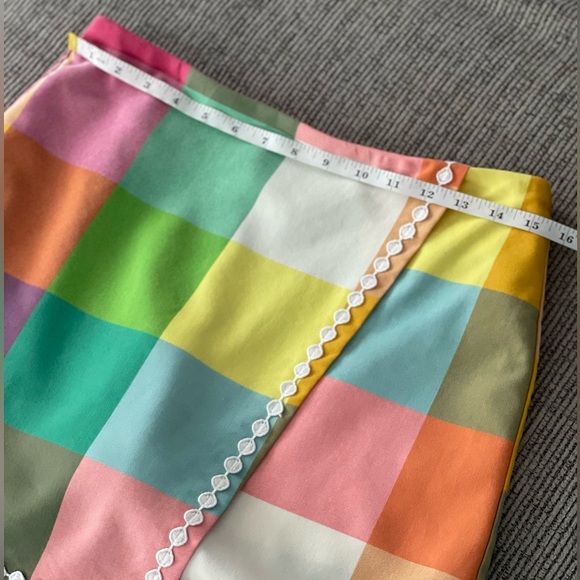 crown & ivy Dresses & Skirts - Crown & Ivy Multicolor Plaid stretchy skort
